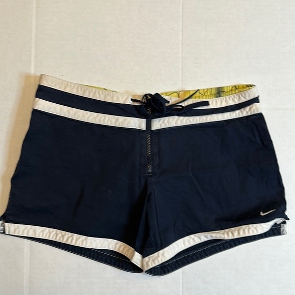 NIKE women’s shorts size small (4-6) blue/white - Picture 1 of 8